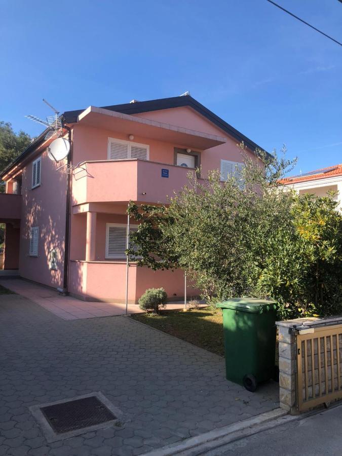 Apartment Milka Vir Exterior foto