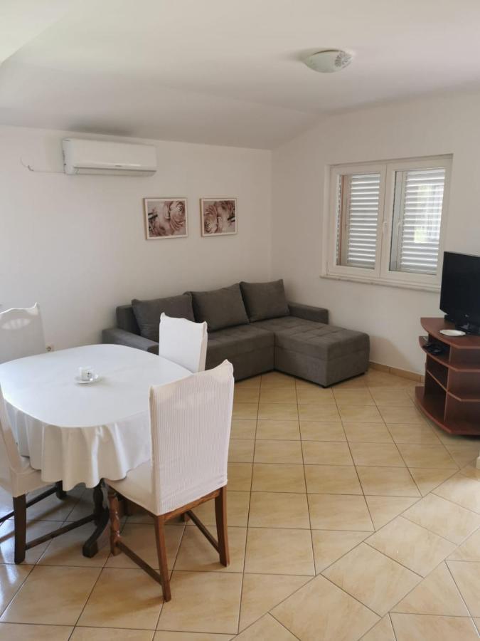Apartment Milka Vir Exterior foto