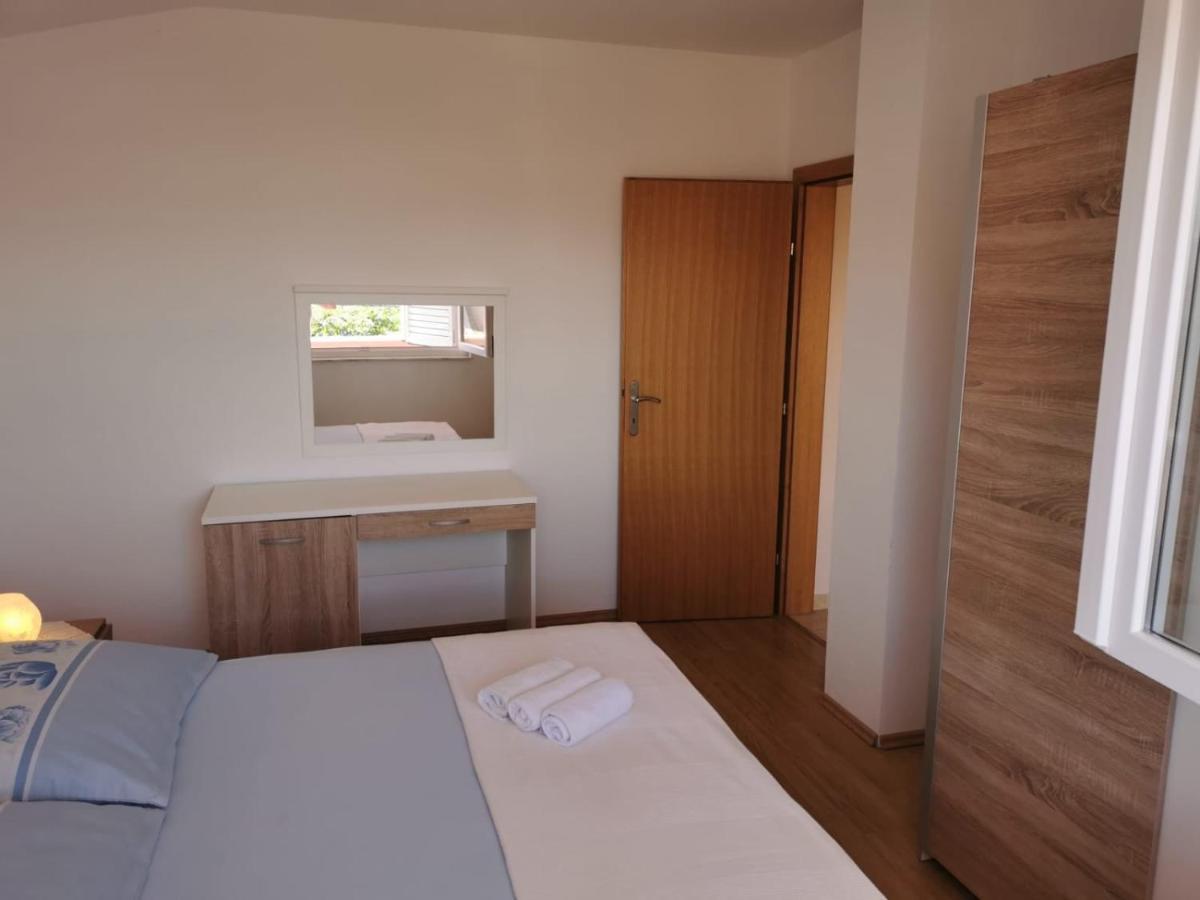 Apartment Milka Vir Exterior foto