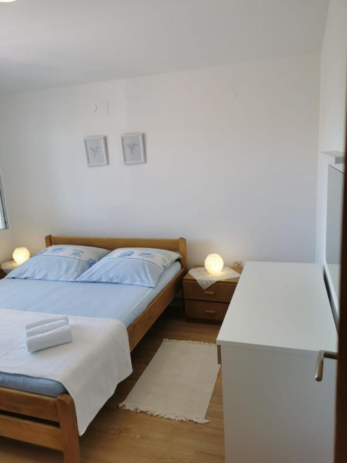 Apartment Milka Vir Exterior foto
